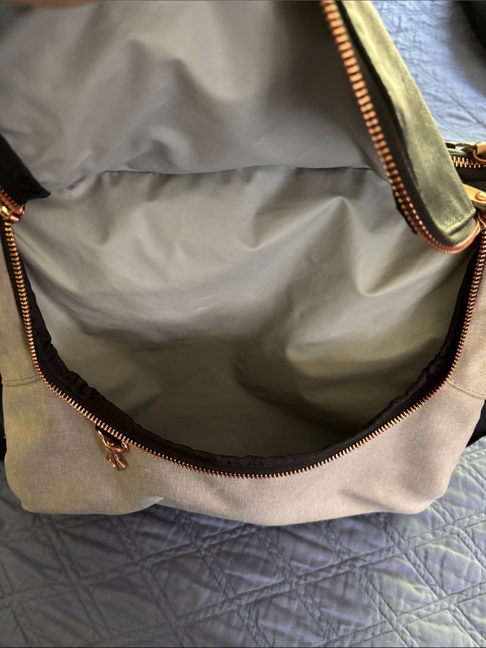 Petunia Pickle Bottom Black and Light Gray Messenger Bag or back pack style - Picture 3 of 11